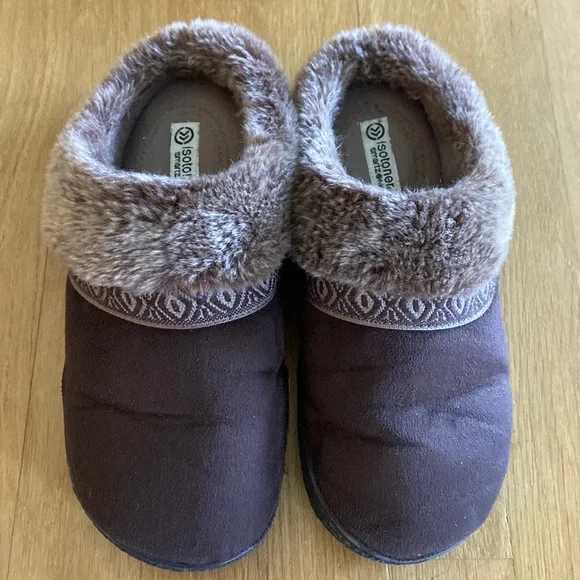 Isotoner Smartzone Gel Zone Technology Slippers - Picture 2 of 9